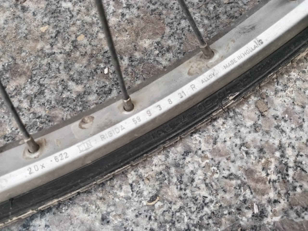 السلام عليكم بايسكل المنيوم كبس للبيع حجم 28 العنوان بغداد حي الجهاد سعر 100 الف


**إذا كنت صاحب هذا الإعلان وتريد حذفه لأي سبب، رجاءا أرسل رسالة إلى الدعم الفني**