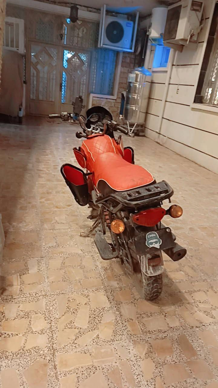 سلام عليكم دراجه بوكسر البيع دراجه نضيفه ناقصه بس تفيلس موديل2020سعره800مكاني بغداد  رقم*********** بيه واتساب
