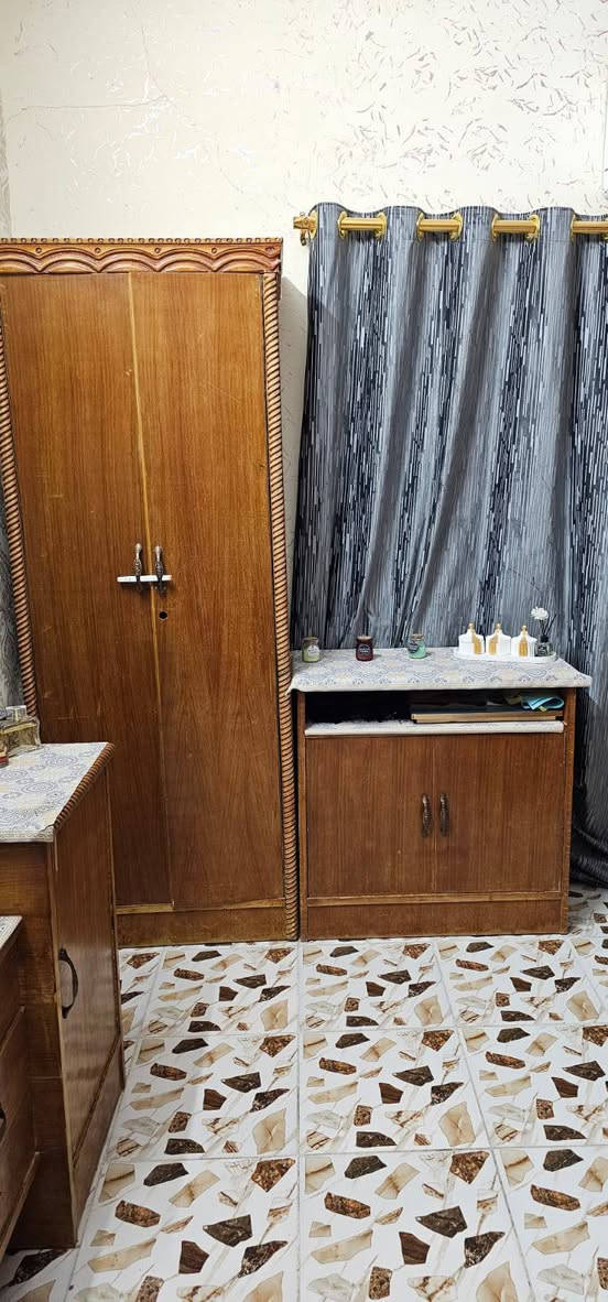 غرفة نوم للبيع للاستفسار الاتصال على الرقم *********** 
يتوفر واتساب المجمع السكني النفطي تقاطع النهروان
