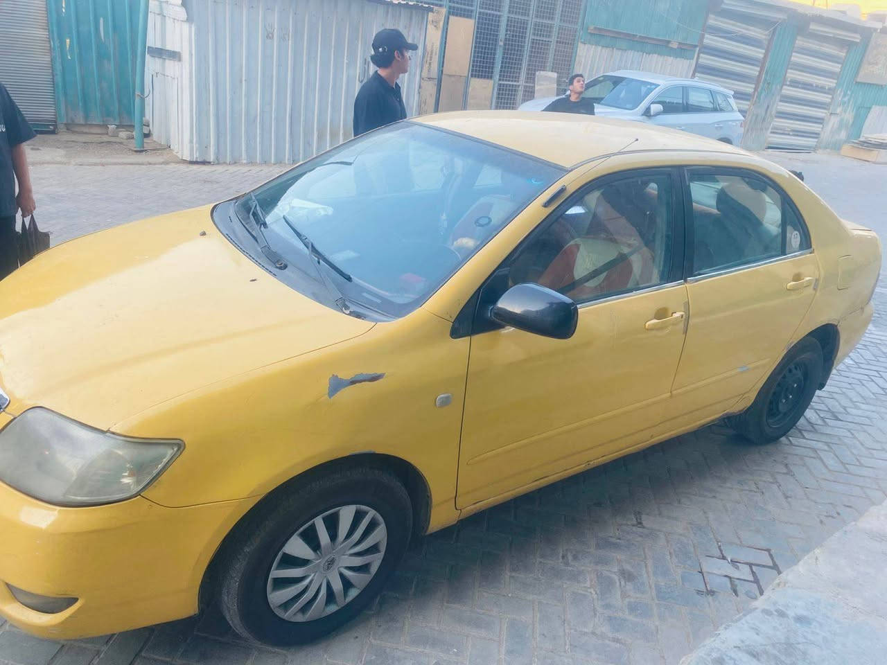 السلام عليك 
كورلا بيكاتشو 2006 السيارة جاهزة من كلشي تخم تاير كهربائيات كلها شغاله تبريد جديد راديتر وغاز قبل شهر شديتها السيارة خير من الله وين ميعجبك اطلع بيها إقتصادية مآل جناي رقمها ذي قار بأسمي تحويل ثاني يوم رقم ألماني السعر 68 مكاني بغداد مدينة الصدر هـ  ***********🪬🧿
