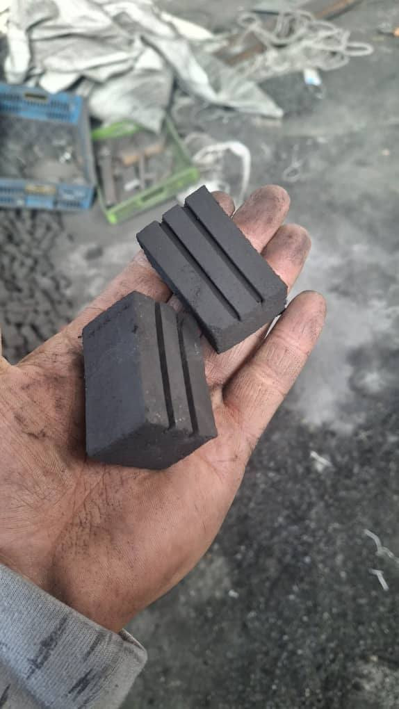 فحم ايراني اصلي شرط الفحص  10 كيلو  توصيل لجميع المحافظات العراق  للحجز واتساب ***********
