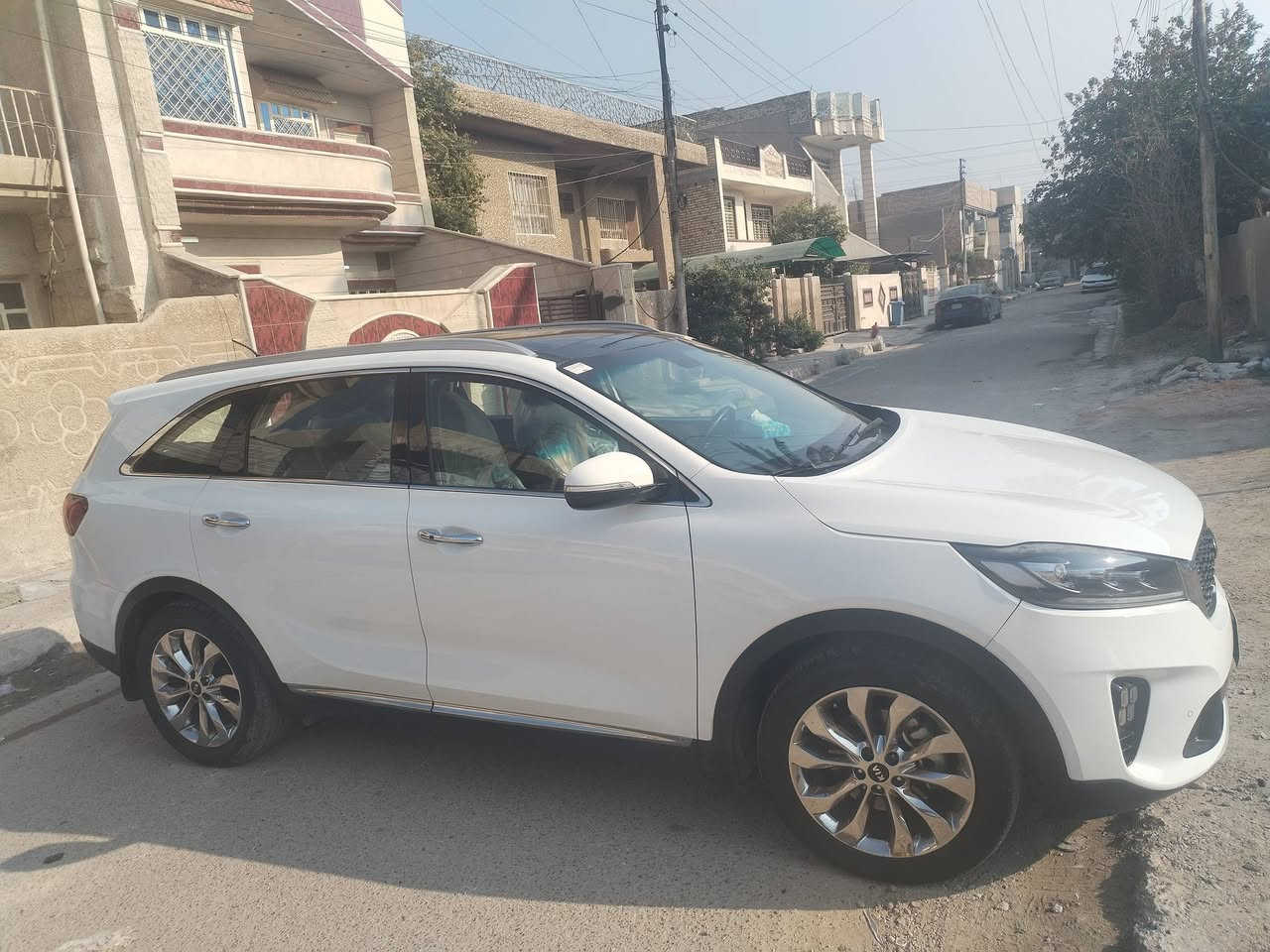 السلام عليكم
كيا سورنتو بنوراما 2018 شكل ال 19 رقم بغداد ماشيه 90 الف
مكفوله بيه رصعات بسيطه بارد جدا
حساسات امامي خلفي
محرك 3600
6سلندر
8 كير
سعر 238 وبيه مجال
***********
