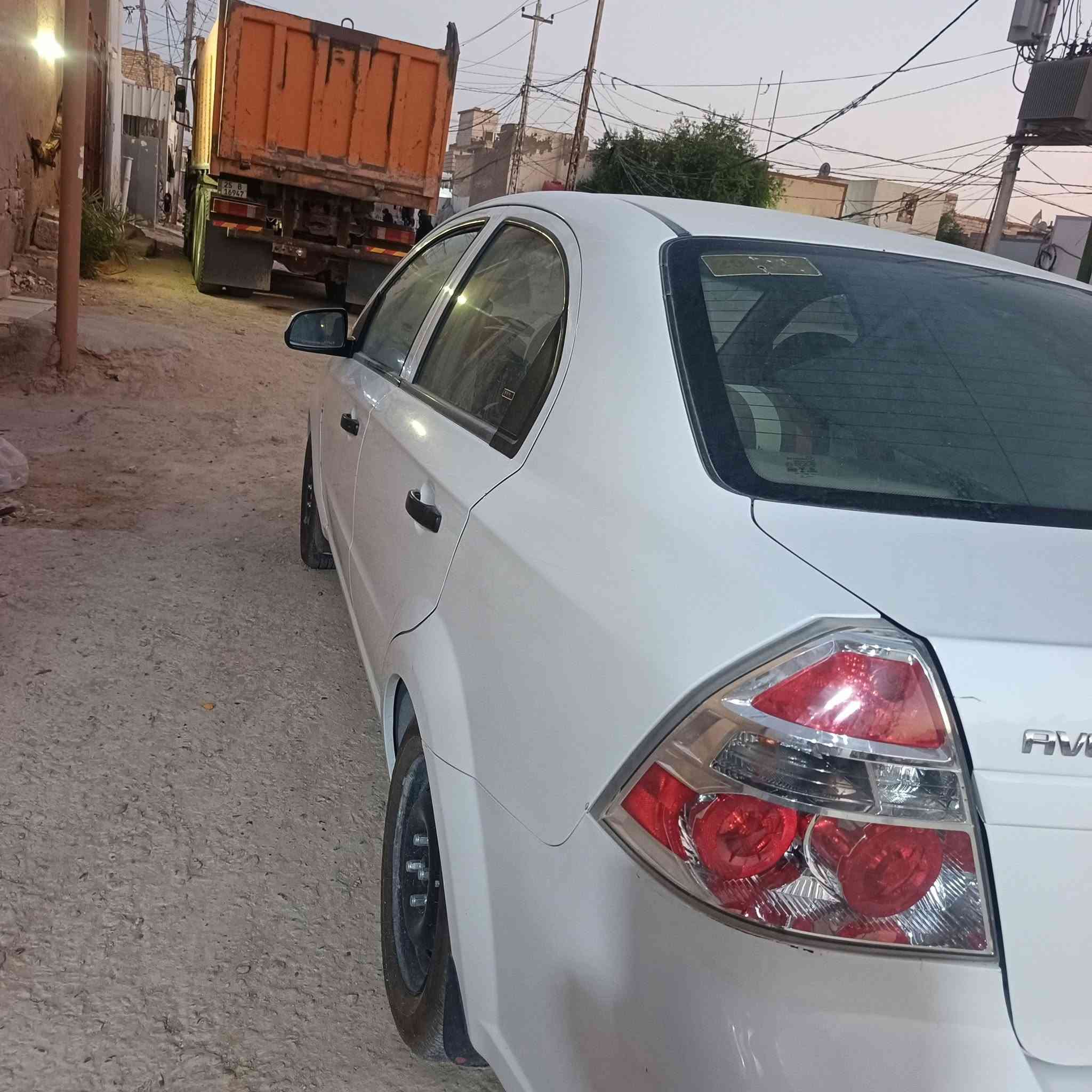 افيو مديل 16 بسمي سياره مقفوله ربع جاملغ بدون دواخل وفتح بيه كم حلوبه ما بين له سنار حلوه جديد 
باقي كله كفاله تبريد تخم تاير***********
السعر 84بيه مجال

