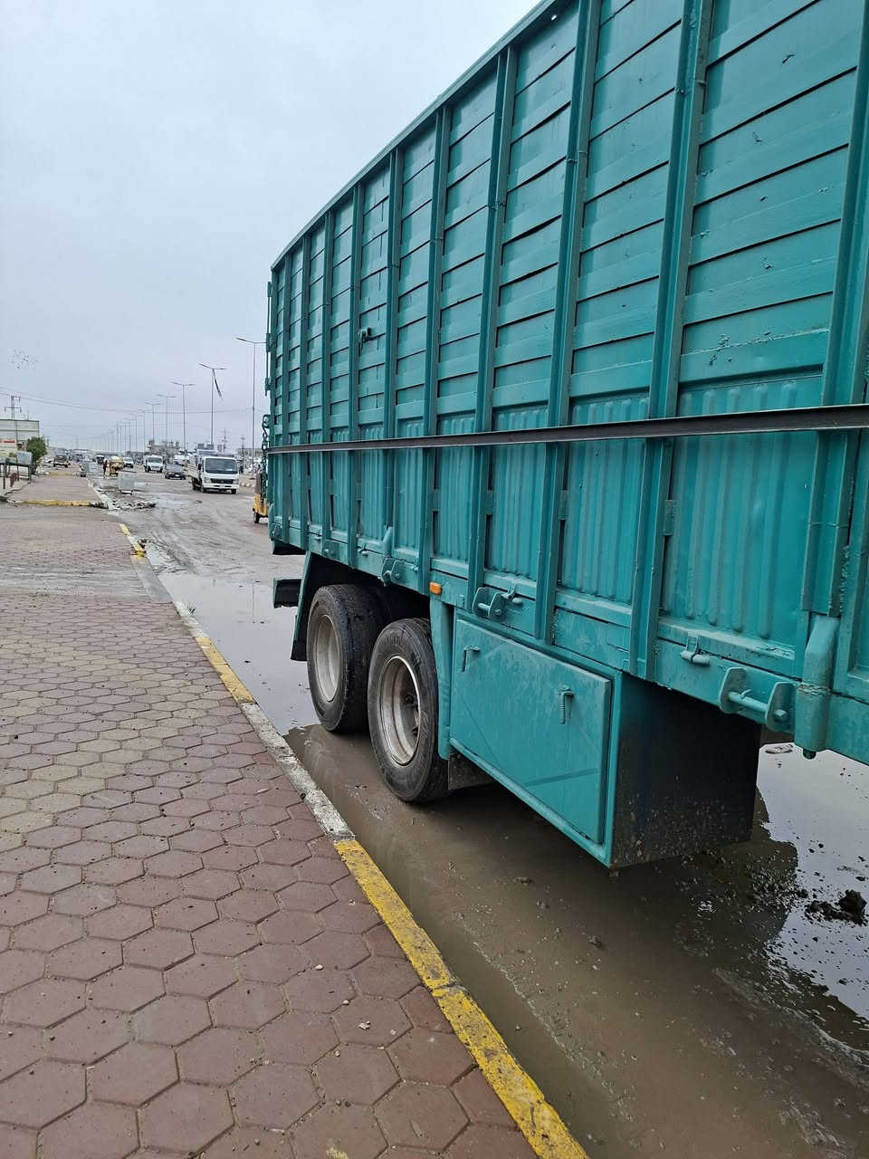 مقطوره للبيع  المانيه دناكير الماني 12
الطول 8 ونص ارتفاع مترين 10
تخم تاير  ***********
عنواني ديالي خان بني سعد
