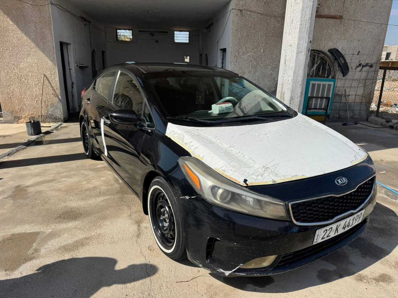 السلام عليكم
فورتي 2017 بيهه اربع قطع صبغ 

بدون اي داخل ***********
