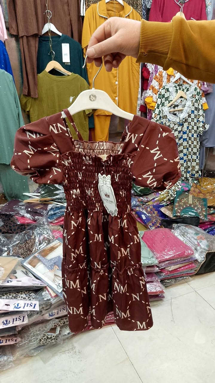 توفر عدنه 🥰 فستان بنات صالح
وتتوفر جميع وموديلات الوان🌹
يعني جمال نزاكه😍😍 يمنه وبس
يلبس من عمر 2 سنه _ 8 سنه 
العنوان شارع مصرف مقابل مريوان ابو شالات


**إذا كنت صاحب هذا الإعلان وتريد حذفه لأي سبب، رجاءا أرسل رسالة إلى الدعم الفني**