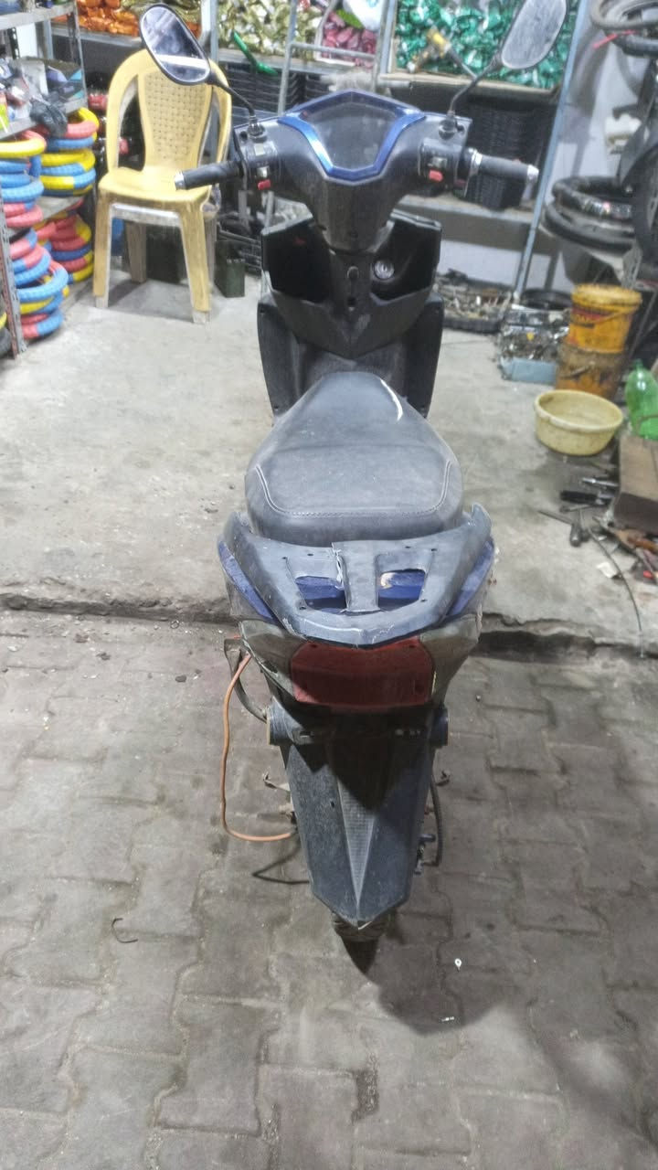 باسكل شحن للبيع بدون بطاريات السعر 100الف رقم الهاتف ***********  الشارع الملعب
