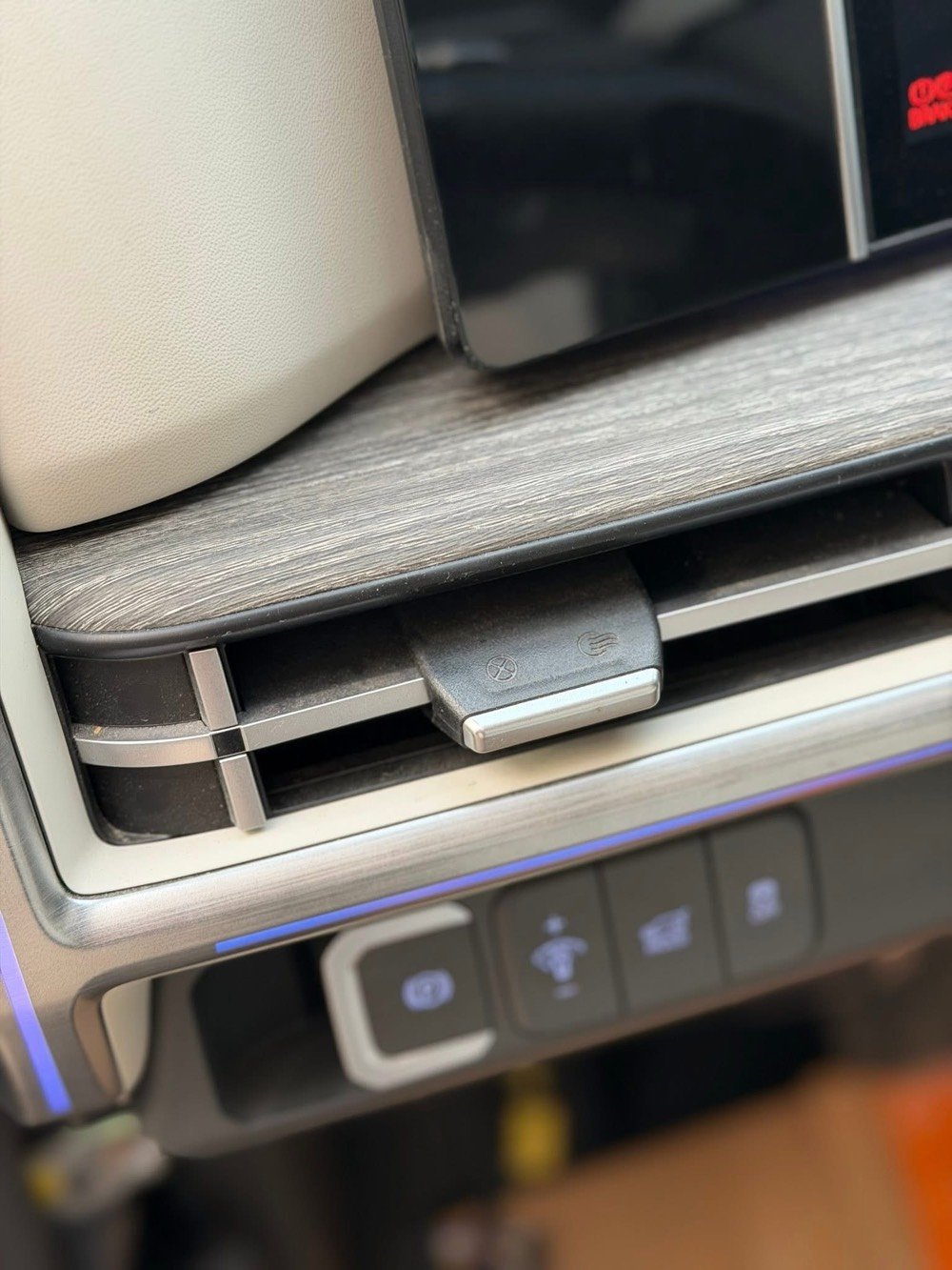 ياالله

السلام عليكم سنتافيا 2025 لمتد اوتبارك وارد امريكي

           الون : ( سمنتي طافي )

   المسافه المقطوعه : 11000ميل 

   حالة الايرباك : دركه فقط

الضرر : صبغ بنيد ودعاميه وجاملغ يسرا بي بارد

حجم المكينه : 1600 تيربو + هايبرد 

                

#مواصفات

1. شاشه

2. كيجات دجيتل

3.كامرات 360

4.بانواما فتحتين

5. بصمه 

6.تشغيل عن بعد

7. رادارات 360

8. ايقاف ذاتي

9. ويل كب

10.بكلايت لد 

11.اشاير بالمري

12. هيترات بالكشنات خلفي امامي

13. تحديد مسار

14. نظام ايكو +سبورت + سمارت

15. هند بريك بصمه

16. اوتو هولد

17. لايتات زنون عدسه عالي ناصي

18. رادار امامي

19. صندوك كهرباء 

20. صندوك ذكي يفتح عند الاقتراب

21. قطعتين تبريد 

22. شفتات بالاستيرن

23.برادات خلفيه

24. حساسات خلفي امامي

25. كامرات 360 درجه 

26. كشنات جلد تدفئه تبريد

27. كشنات كهرباء 

28. كشن السايق ميمري 

29. فور ويل 4x4

30.نظام هترك 

31.اوتبارك تروح وتجي بالريمونت

32.كشنات خلفي كهرباء

33.سبعه راكب

 

السعر : 240

تفاصيل اكثر هذا رقمي ***********

مكاني بغداد