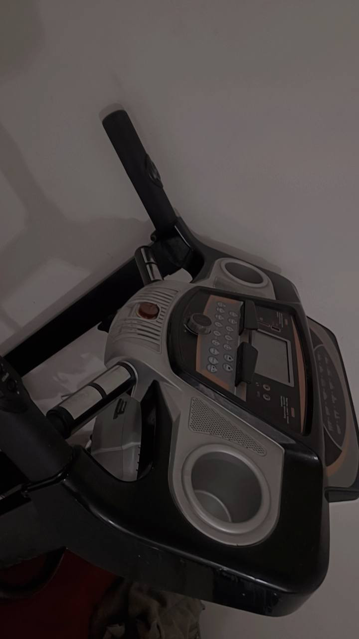 جهاز جري استخدام منزلي نضيف جدا وزن يتحمل 250كيلو دبل ماطور جبلي بي حزام تكسير شحوم تدليك جسم كامل موصفات مبي ثري سماعات بلوتوث 

العنوان مجمع ريحانه قرب مجمع بسمايا 
***********
