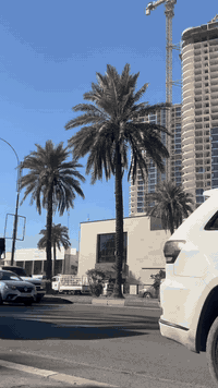 ***********
عنواني بغداد 
***********
السلام عليكم ورحمة الله سطحه 2018ماليزي بدي 3جكات كهرباىيات كله جديد دوشمه تخم تاير جديد السياره مرسمه كرين بلادي بلسنويه رقم إنكليزي السياره باسمي تحويل ثاني يوم السياره كامله من إيدك للشارع ألف مذب عليه
