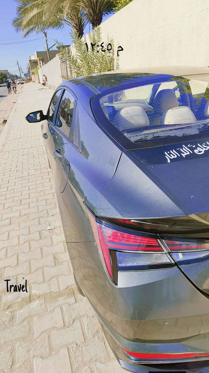 السلام عليكم 
اخوان مكلف بل نشر 
النترا 2021 رقم بغداد 
حادثها فقط تبديل بنيد اثر طخه خفيفه 
شاصي لغد جاملغات باقي السياره كفاله 
عامه عدا رصعة بل باب الخلفي وبعدها ما 
معدله صدر خلفي امامي جديد 
محرك 1600 بحاله جيده 
كير اوتماتيك مكفول 
تدفئه تبريد جيد جداً 
شاشه كبيره 
فول تحكم ستيرن 
كاميرا خلفيه دواره
رادار سرعه 
توقف ذاتي 
قياده ذاتيه 
تحديد مسار 
رادار امامي 
اي استفسار يرجا مراسلة الارقام واتساب او الصفحه فقط 
*********** سلام
العنوان بغداد المحموديه 
السعر ١٣٦  وبيها مجال 
Salam Magd
