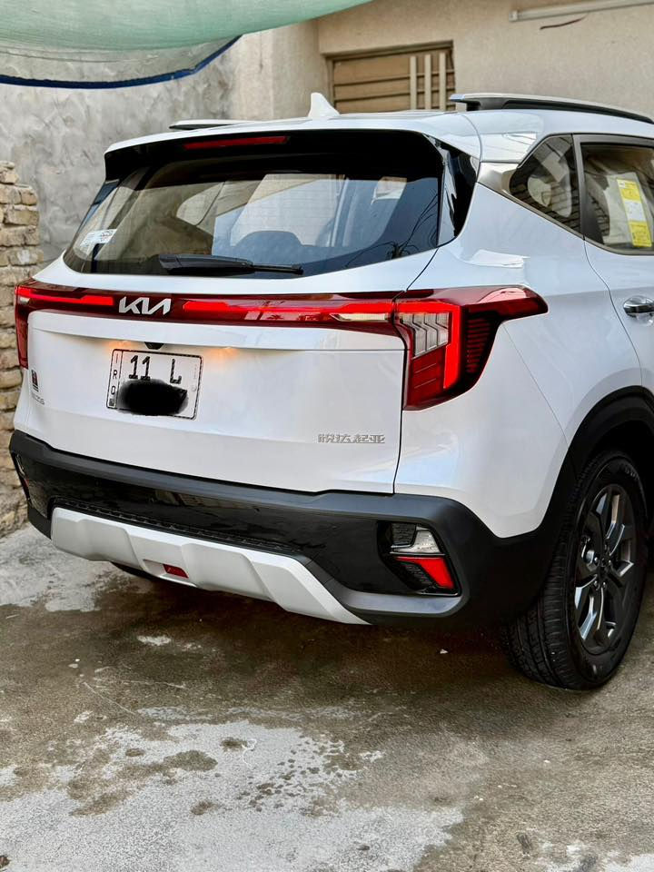 للبيع كيا سلتوس 2025 محرك 1500 بيها فقط رصعتين صغار ماشيه 18 الف  فول مواصفات السياره جديده فتحه بل قماره  العنوان بغداد للاستفسار اتصل يوجد واتساب ***********🚗🚗
