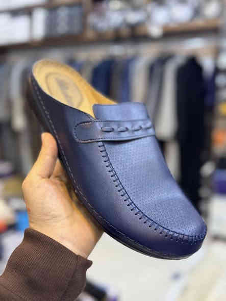 شحاطة سابو شتوي رجالي فلات ( مقبط) 
السعر : 5000 🔥

الشهم للزي العربي الشرقاط السوق الجديد قرب صيرفه البهار رقم المحل c1
***********
***********
خدمه توصيل جميع المحافظات 5000
