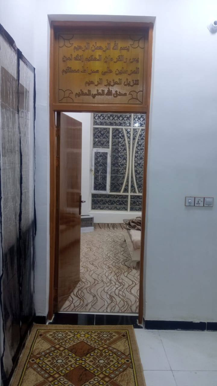 اعيد النشر بسبب الوعود الكاذبه
دار البيع طابقين
طابو زراعي سند25 
نوع البناء //طابوق وصب كونكريت
ستقبال صاله ومطبخ وصحيات وممرات
الطابق الثاني غرفتين نوم وحمام 
البيت كامل الصطح شتايكر
من ضمن البيت مجمع كامرات+كيزرات العدد 3
تحويل البيت ثاني يوم بعد الشراء
العنوان / /بابل المدحتيه حي الزهراء قرب جملون بهاء عيدان الخشب 
بناء حديث 
عرض الشارع 10متر صب ومجاري
المساحة//105
المساحة الواقع حال 125
الاتصال عله الرقم والخاص مفتوح 
***********
***********@
