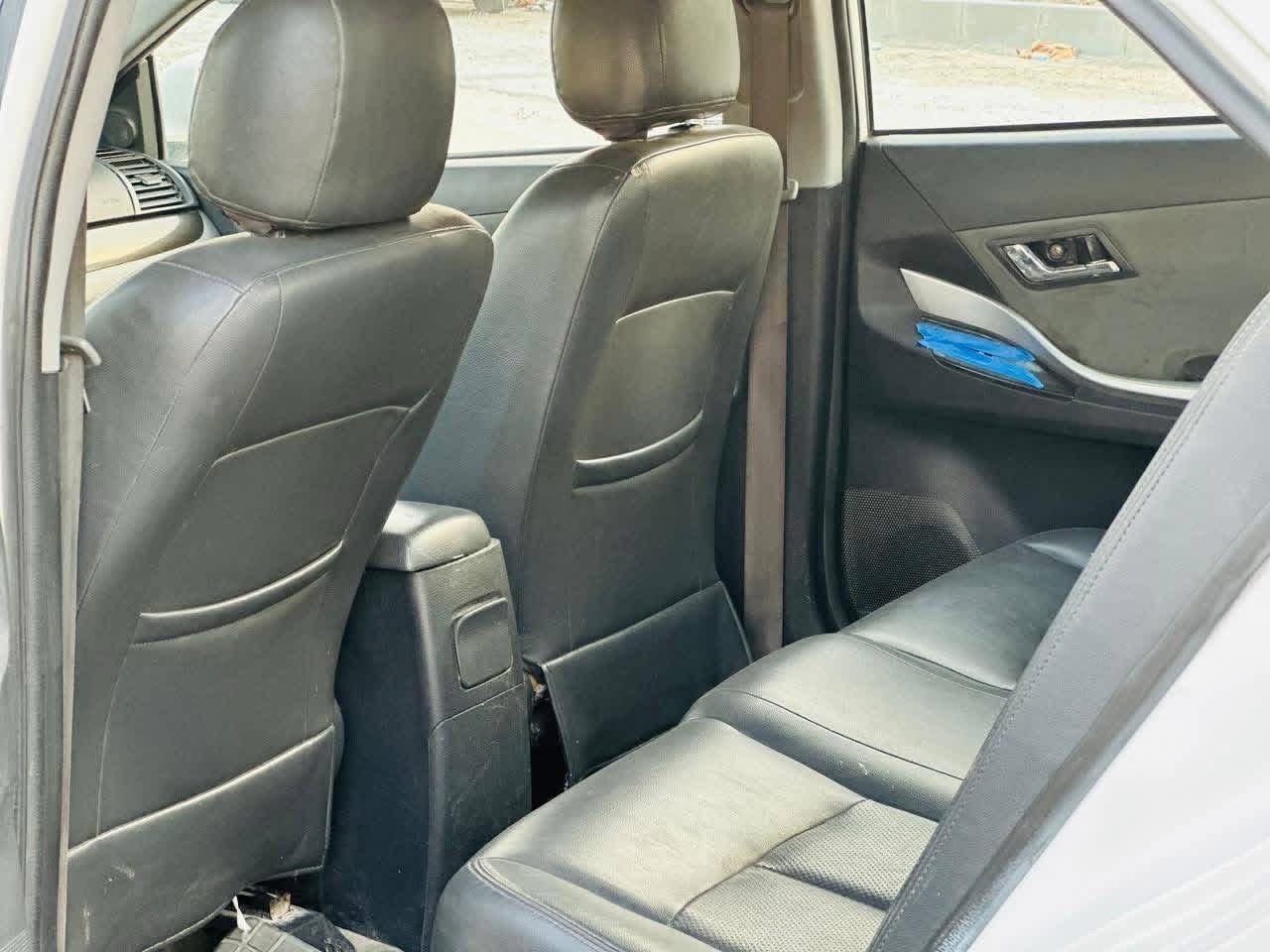 السلام عليكم سايبا اريو زيوتي 
موديل 2019رقم بصره الجديد
هزه وسنويه جدد بسمي السياره 
ماشيه 70الف اشاير بلمري داخل جلد 
شاشه محرك 1600 كير اوتو
مكان السياره ميسان 