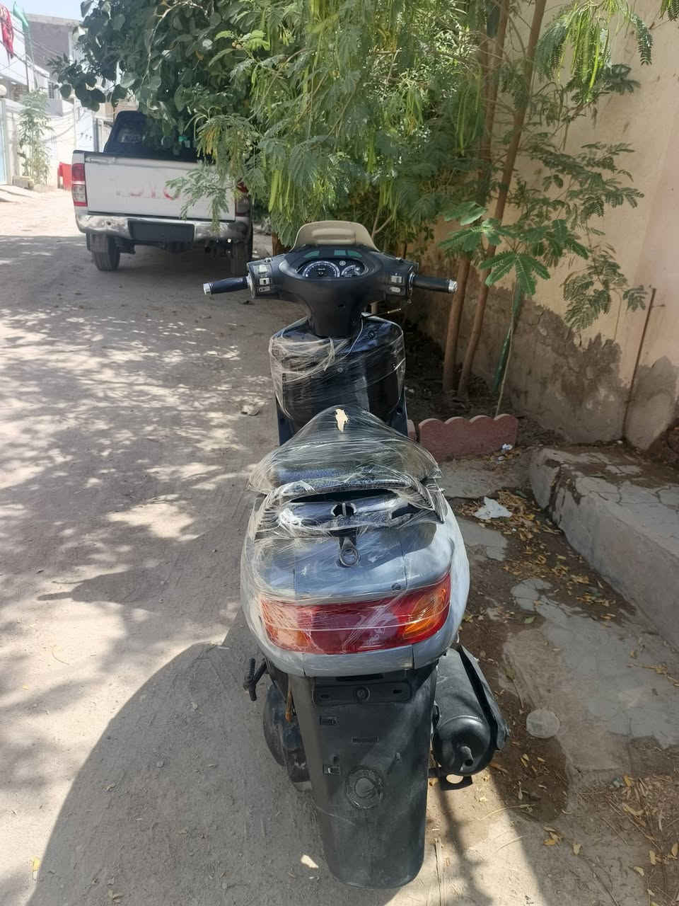 فراشه فحل للبيع ما عوزه أي شي مكينه ما مفتوحه كل شي شغال بيه نضافته مثل مشوف بصور معتني بيه من كل شيء 
سعره 450وبيه مجال للشراي عنوان نجف شارع مطار القديم ***********
