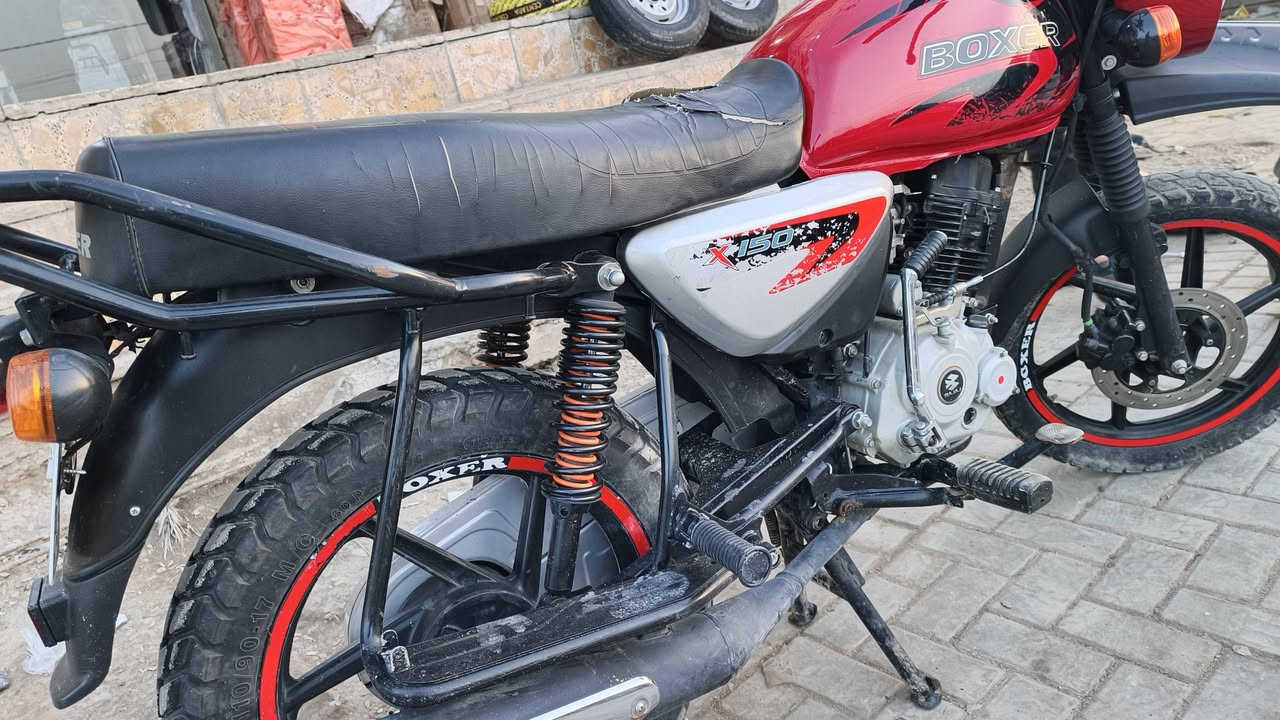 السلام عليكم دراجه بوكسر مديل23 للبيع رقم نكليزي تحويل ثاني يوم  دراجه كفاله كلشي بيه شغال تكلب وتقتنع يلا تروح مكان بغداد حي اور سبع قصور  سعر ثنين وثمنميه للتصال ***********
