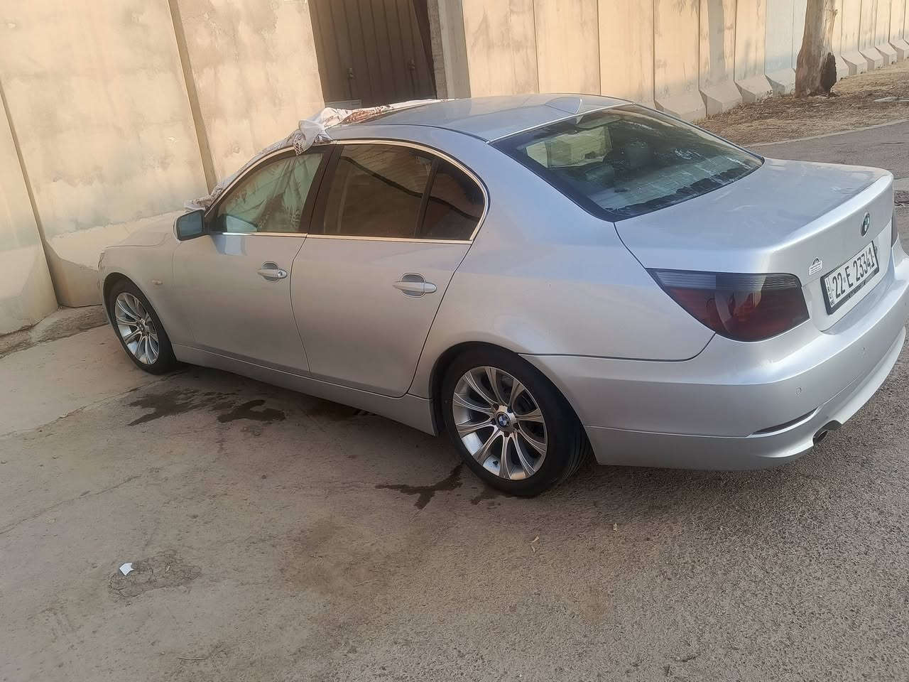 السلام عليكم e60 2005
رقم اربيل بسمي تحويل مباشر
سياره مكينه حاويه  30  M54 قبل شهر شادها 
صدر جديد
غرفتها جديده بلجيس حاويه جلد كهرباء 
منظومه بانزين جديده قبل سبوع شادها 
تخم تاير جديد 
كهربائيات كلها شغاله بس السللايت عاطل 
سياره مصبوغه حزام اثر جراد ابيع عام بدون ضربه سونارها موجود سياره ترايك وين متريد عنواني بغداد السعر 105 
موبايل ***********
