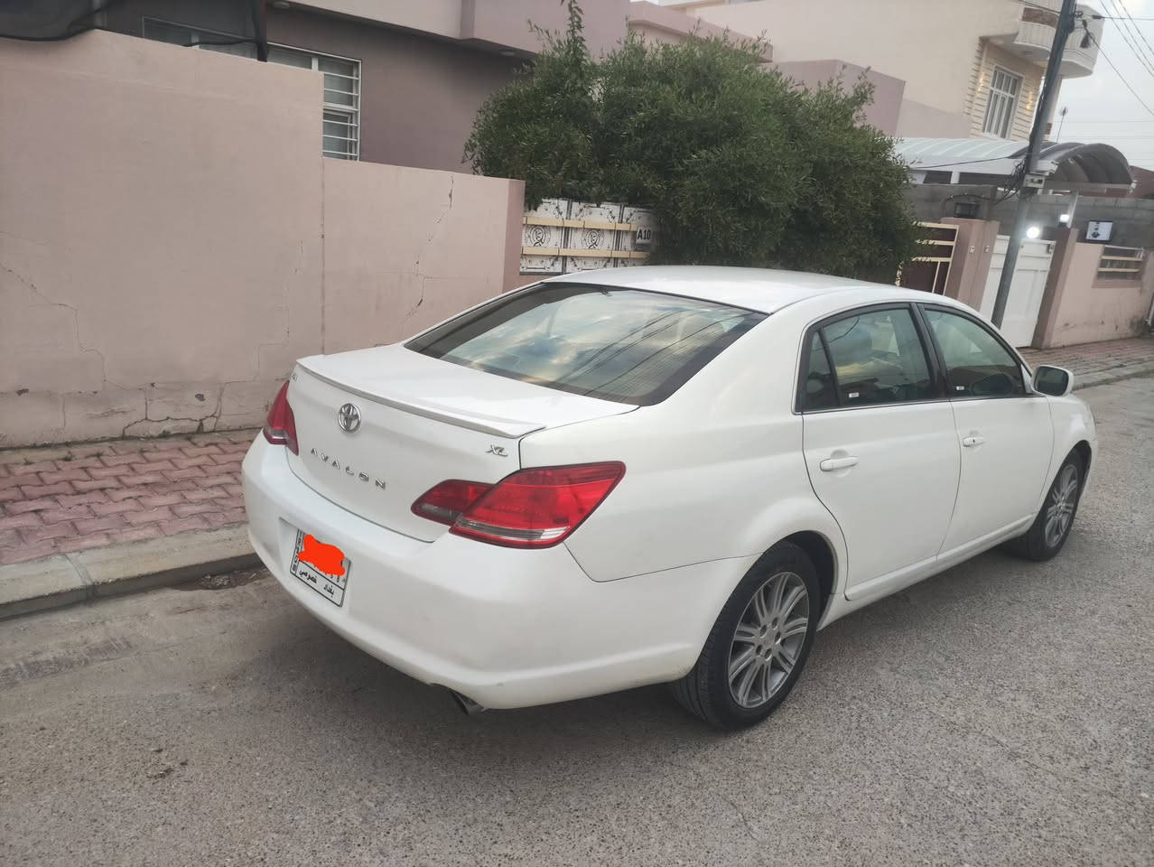 تويوتا افلون   toyota avalon 2007 xl
وارد أمريكي    v6   3.5  L 
مواصفات :
فتحة سقف و مقاعد جلد و  الأمامي تدفئة و  تحريك كهربائي 
تبريد و تدفئة فول
كوبريسور جديد اصلي 
مع كافة الملحقات 
بطارية جديدة 
اطارات طخم جديد 
زيت الگير جديد + بلاكات جديده +دبل امامي جديد 
الصدر الأمامي والخلفي كلهن مدامة
الكهربائيات كلها شغالة
الگير و المحرك بلادي بدون اي تحوير او تعديل شرط الفحص 
ماشيه 228000 
الضرر  جامولغ السكن الخلفي وطختين خفيفة و الأبواب مصبوغة بدون ضرر   (جمالية و توحيد لون) 
و السونار موجود .
السعر 138و بي مجال و تدلل


**إذا كنت صاحب هذا الإعلان وتريد حذفه لأي سبب، رجاءا أرسل رسالة إلى الدعم الفني**
