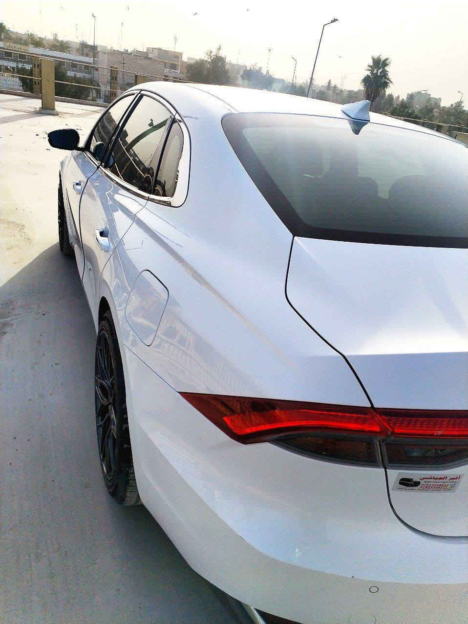 سلام عليكم للبيع.
هونداي ازيرا كراندر موديل ٢٣ سياره غاز بلادي  
ماشيه ٦٠ الف سياره بدون رقم .
محرك السياره V6.3.0 للبيع 
رش قطعتين  من كوريا بابا وجاملغ بدون حادث ولا معجون
مـواصـفات الـسـيـاره.
بصمه وتشغيل عن بعد.
كشنات جلد. 
كشنات تدفئه تبريد.
كشنات كهربائي 
كير دكم.
سايد بريك كهربائي.
شاشه كبيره وشاشه عدادات دجيتال.
مري شفط.
شاشه تبريد لمس. 
قياده ذاتيه.
تحديد مسار.
لدات خلفيه اماميه.
مثبت سرعه.
تحكمات ستيرن.
تدفئه ستيرن.
 سعر السياره ١٨٣.  مكاني الديوانيه خاص للااستفسار الاتصال ع رقم  *********** اول المراسله واتساب
