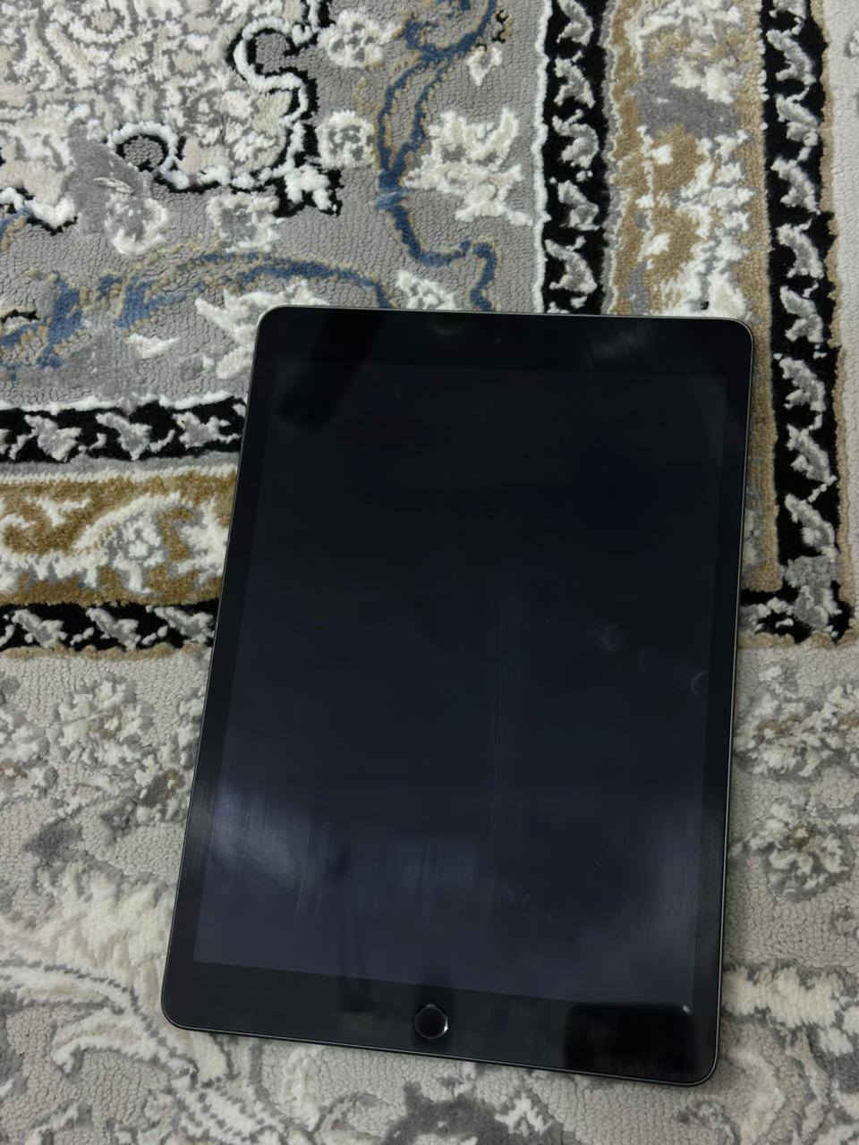 سلام عليكم ايباد 9ذاكره 64  مكفول شحنه مالته كلش زين 
سعره 260
الشراي يتصل او يراسلني واتساب
***********
