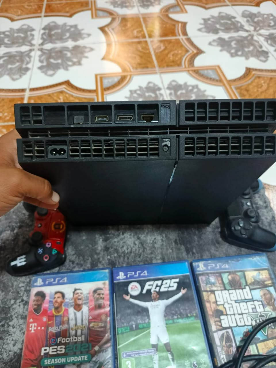 للبيع PS4 FAT نظيف جداً ✨🔥
الجهاز شغال ممتاز وما بي أي عيب والحمدلله
📌 المواصفات:
🎮 4 يدات تجارية
💿 4 ألعاب:
FC25
PES 2021
GTA V
وقرص رابع
🛠️ الجهاز مفتوح مرة وحدة فقط للتنظيف
📀 يقبل الأقراص ويشتغل طبيعي
📶 إصدار النظام 13.50
السعر:330 وبي مجال
او مراوس مع اكس بوكس 360 واخذ فرق كركوك, العراق


**إذا كنت صاحب هذا الإعلان وتريد حذفه لأي سبب، رجاءا أرسل رسالة إلى الدعم الفني**