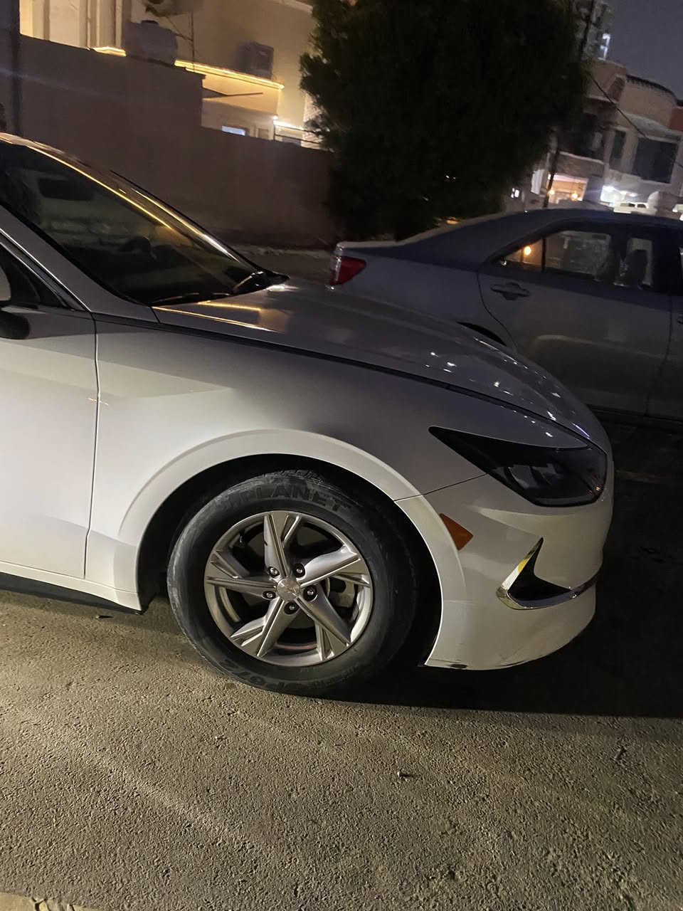 السلام عليكم السعر ١٦٢ وبي مجال
سوناتا ٢٠٢١ امريكي مواصفات نص
ماشيه ٧٥ ميل يعني ١٢٥ الف كيلو متر 
لون ابيض 
حادث خلفي موضح بالصور 
بدون ايرباكات 
السياره ما ناقصها اي شي 
مكاني بغداد الغزاليه 
***********
