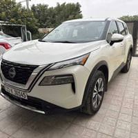 نيسان روج  مواصفات sv  طخم تايرات جديد   الموديل /2023 ترقيم سليمانية ...