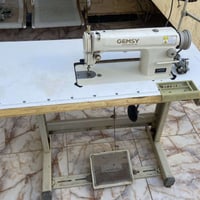 مكينة خياطة • نضيفه • شغّالة