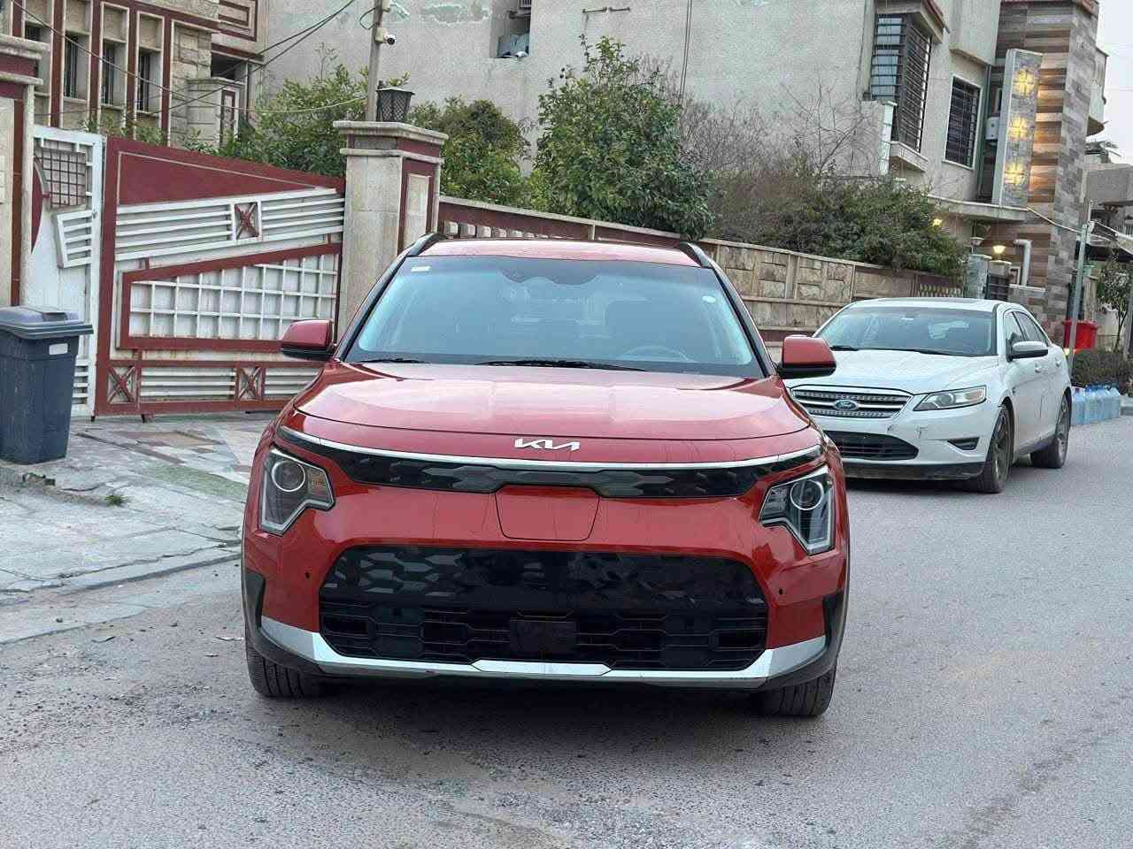 السلام عليكم كيا نيرو 2023 ماشيه 56 الف كيلو كهرباء بالكامل فول عدا الفتحه رقم بغداد بأسمي السياره جديده كل نقص ما بيه مكاني بغداد *********** السعر 145 وبيه مجال
