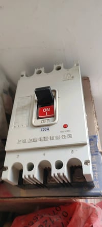 قاطع دورة • 400 أمبير • عدد 3