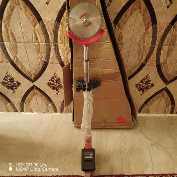 ماكينة قص العشب اللاسلكية مع بطاريتين للتواصل والاستفسار خاص مازنجر او على الرقم التالي ***********
