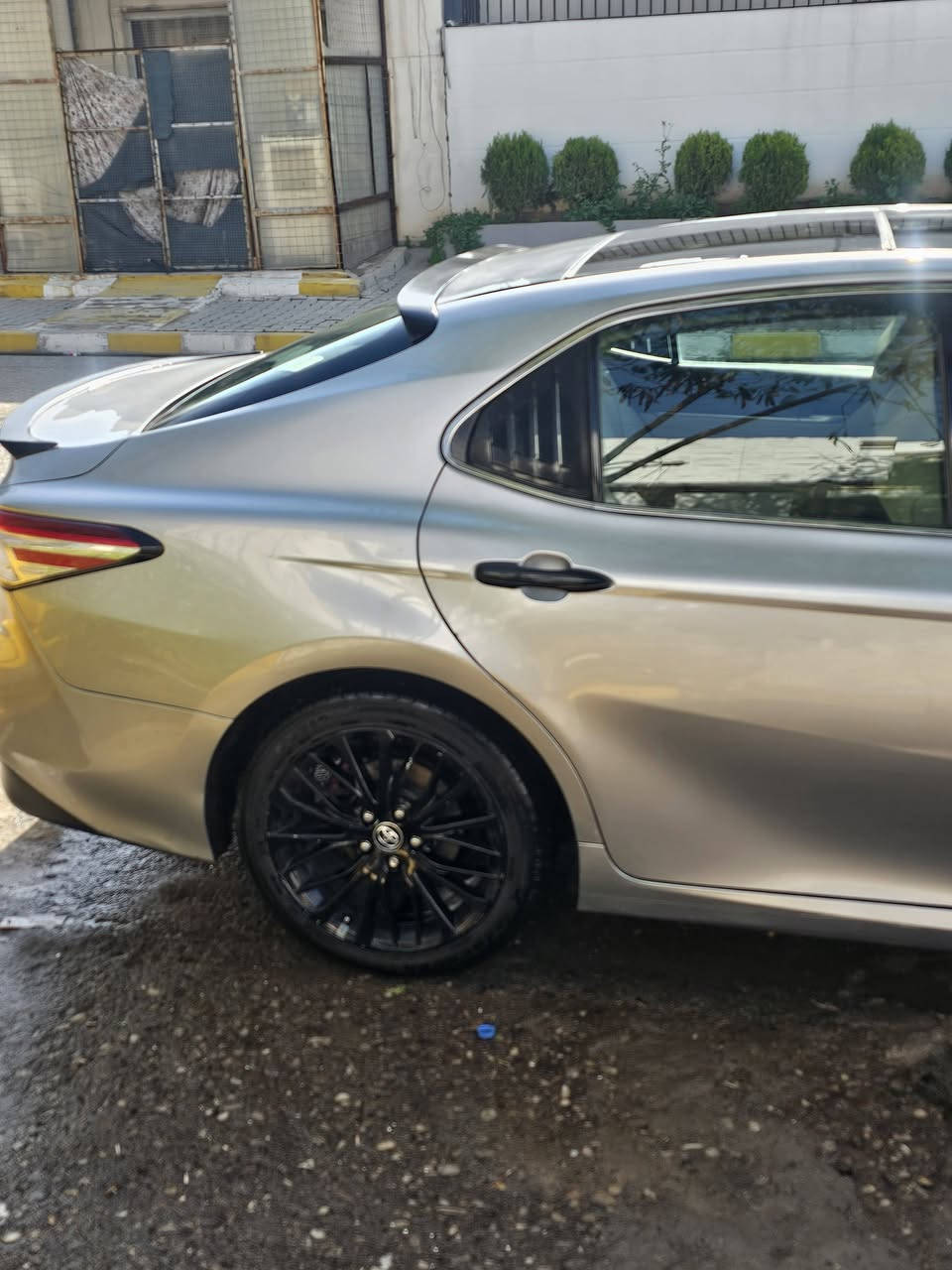 كامري للبيع موديل ٢٠١٨ فول مواصفات XLe بي قطعتين شرط تحويل بي دفتر بانزين سعر ١٧٨ بي مجال ***********
