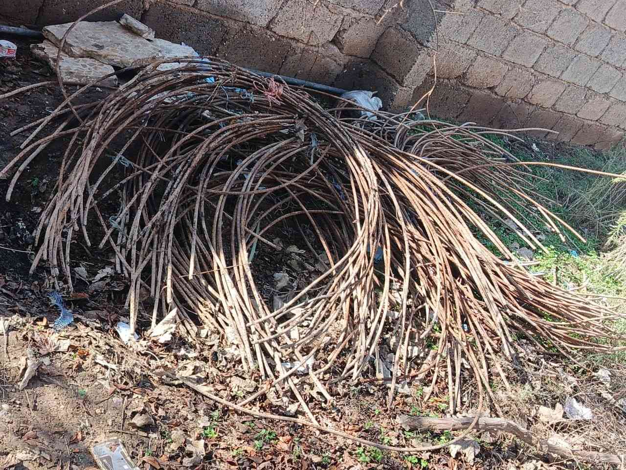 شياش مغطه للبيع 
العدد 300 شيش 
رقم الموبايل ‏‪***********‬‏
