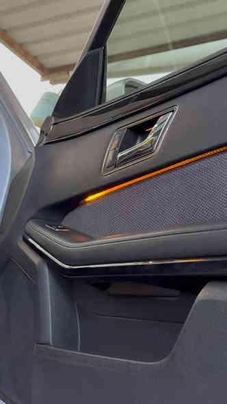 من رخصة الآدمن 
السلام عليكم حبايب گلبي
للبيع فقط …!
السعر / 15.000 $ ( 150 ورقة 💵 )
E200 

الموديل 2011
E Class 212
حجم المحرك 2.0 
تك تيوربو
ممشى السيارة / 173 الف كيلوا
اللون / سلڤر
الداخل / مخمل رصاصي طوخ + جلد اسود 
المقاعد / كهرباء ⚡️ 
ليد داخلي مع بطاين أبواب
تحكم ستيرن 
مرايا كهرباء ( شفط ريمونت مع جوزة داخلية ) 
حساس ( أمامي / خلفي ) 
طخم تاير مع ويل كب حجم ١٧ جديد
ريمونت شغال لكل السيارة
فتحة سقف كهرباء ⚡️ جام أسود 
 لايت ترحيب  ( زنون عالي / ناصي )
برادي أبواب عدد ٢ خلفي فقط 
بدون سيرفيس 
بدون أي مسج بداخل دشبور العدادات 
گير طرح 
الاضرار / ابواب ( سائق + خلف السائق 
صبغ من تحت الابواب فقط ) 
و بارد ( گصة البنيد ربع متر فقط )
و الباقي كفالة عامة 
و السونار موجود مع صور السيارة 
منشأ السيارة / ألمانيا 🇩🇪 
الوارد /خليجي  🇦🇪  🇶🇦  🇰🇼 🇴🇲 🇧🇭 🇸🇦 
***********
