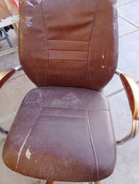 كرسي • للبيع • أثاث