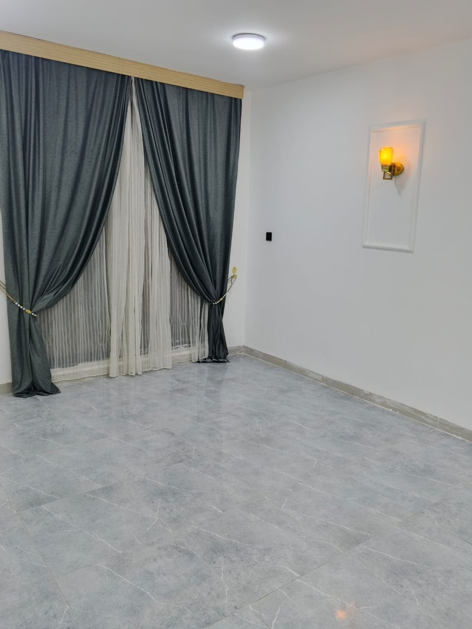 يالله السلام عليكم 
يعلن مكتب المرتضى للعقار عن بيع دار مساحه 120م الواجهه 6 والنزال 20 وبسعر مناسب 
عنوان الدار بغداد حي الجهاد الامانه شارع 15م
المحتويات 
غرف نوم عدد 3
استقبال وهول 
مطبخ كبير 
مدخلين 
صحيات كل طابق 
البيت جدا نظيف 
بناء حديث 
للأستفسار الاتصال على الرقم التالي 
***********
عنوان المكتب بغداد حي الجهاد الشارع التجاري ديوان الاصيل قرب كوفي شوب ركن الديوان شعارنا الثقه والامانه........
