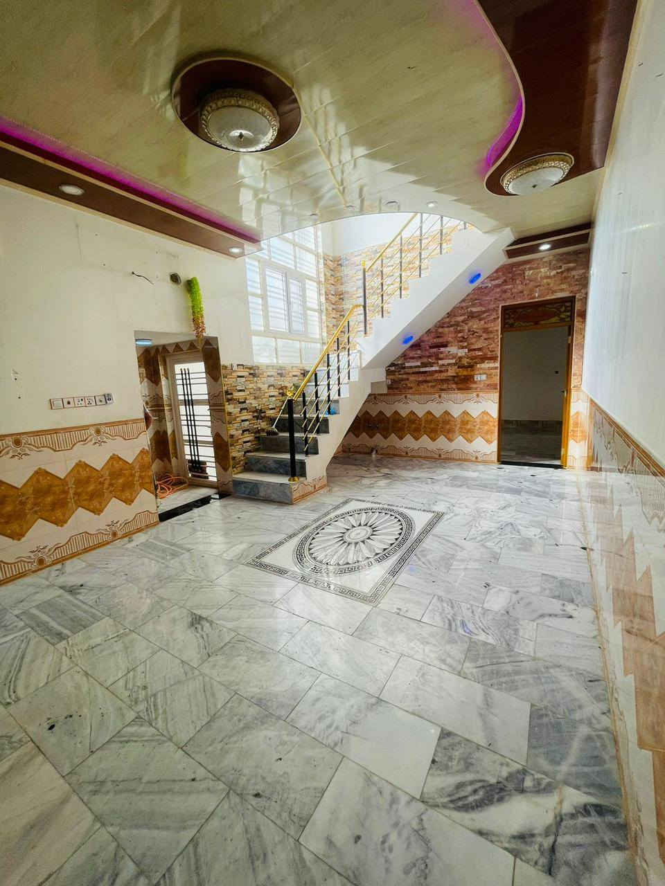 بيت للبيع مساحه ١٢٠ متر طابو صرف 
حي ميسان قطاع ١٤ على مشتل 

الطابق الاول غرفه وصاله ومطبخ وستقبال 
وصحيات داخليه وخارجيه ومكشوفات 
الطابق الثاني غرفه وصاله وصحيات 

السعر ١٩٥ مع مجال 
او متابعه صفحة ابو أبو علي الخالدي  كل عروض حي ميسان 

للاستفسار مكتب الخالدي للعقار
موقع المكتب حي ميسان شارع كيات قبل تقاطع شارع بوريات 
او الاتصال على الرقم التالي
***********
***********
***********

