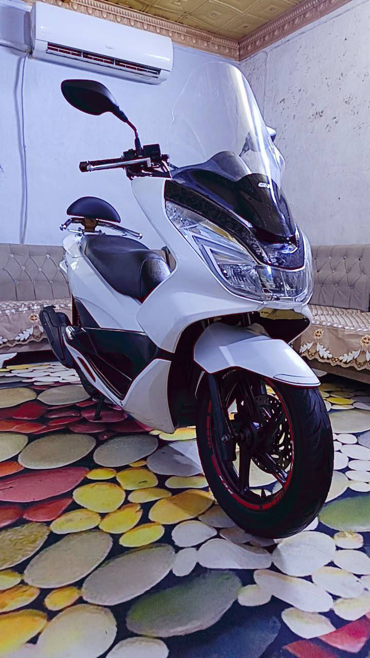 السلام عليكم Pcxالجيل الثاني ياباني محرك150دراجه جديده 
جامه طويله
تجوه اصليه
حساس ازدحام A
حساس ستان

عنوان بغداد الشعله
السعر 14ونص
الشراي يتصل ***********
