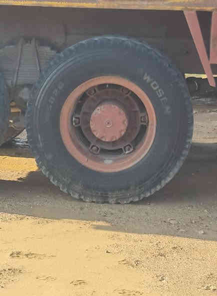 تايرات مستعمله للبيع نظيف ومكفول 
كامل هوة وجوب وويل الماني شرط  

تاير كامل بس شد 

سعر الزوج 200 الف  وبي مجال 

مكاني الطارميه المشاهده 

بيع مستعجل
***********
