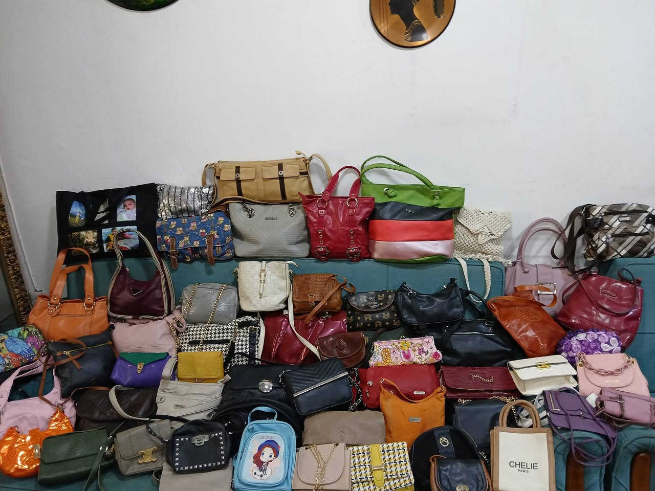 للبيع شلعة جنط اوربية اكثرها ليبل واحذية شي ان جديد عددهم اكثر من 100 قطعة على 5000 دينار للقطعة الواحد اقل من جملتهن ٠٠٠


**إذا كنت صاحب هذا الإعلان وتريد حذفه لأي سبب، رجاءا أرسل رسالة إلى الدعم الفني**