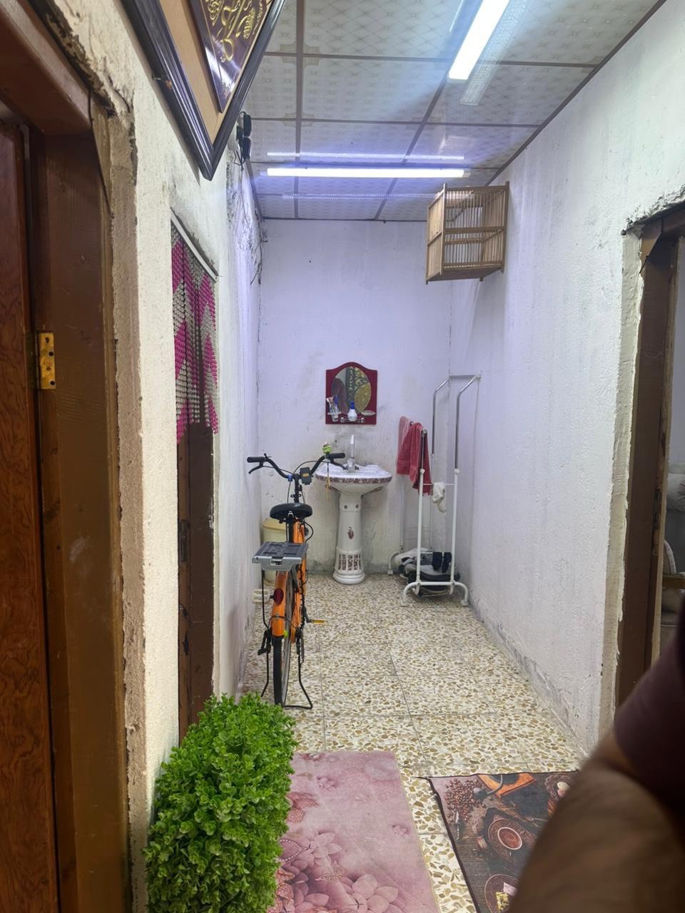 بيت تجاوز منطقه الحكيميه للبيع يحتوي ع ثلاث غرف مع مطبخ كبير واستقبال كبير ودوانيه وصحيات خارجيه الاستفسار الاتصال ***********/وتساب /***********