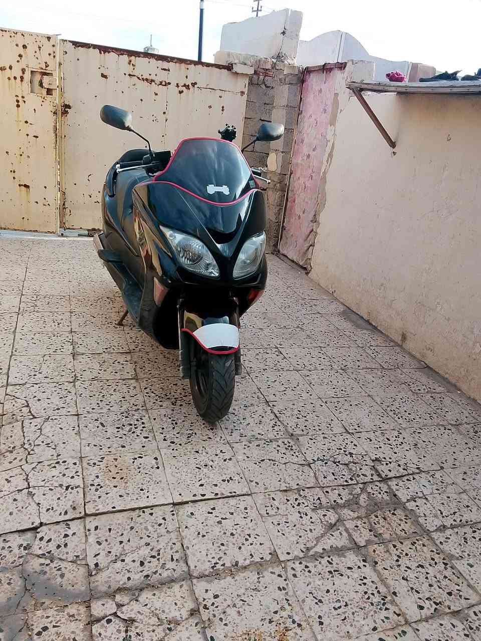 السلام عليكم
درجة فورزة 0 8 
مكفولة كفالة عامة
3 انضمة قيادة 
1 سبورت 
2 كير 6
3 اوتماتيك 
دهن امزويل 
بانزين محسن 
مي اخضر 
الدرجة 
1 بدون صبغ 
2 بدون زلغ 
ملاحظة الدرجة للبيع او مراوس حسب القناعة 
السعر اتصل ودلل
الرقم ***********
