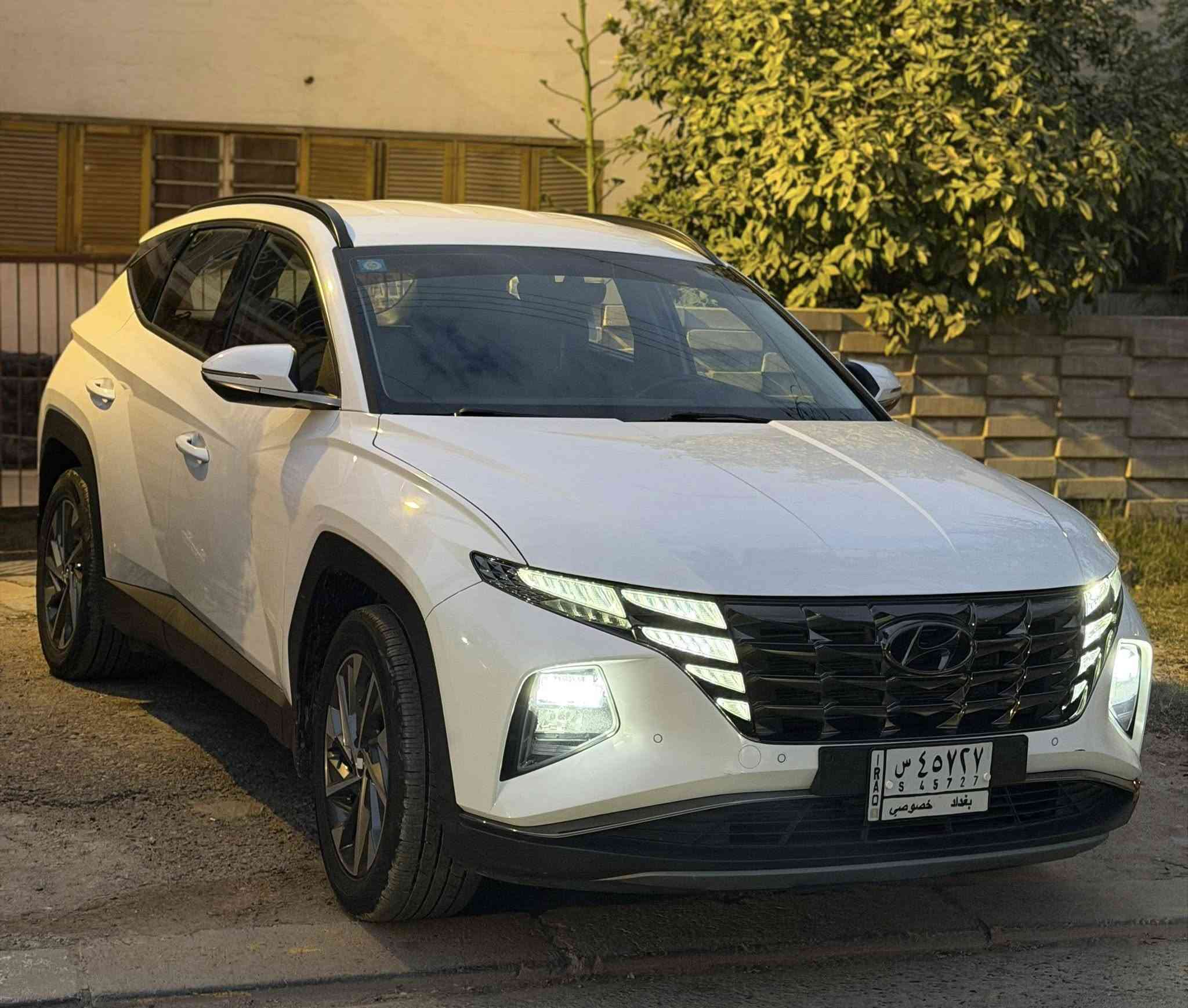 السلام عليكم
توكسان 2023 خليجي وكالة 
مكفولة كفالة عامة بدون قطرة صبغ بدون بارد  
السعر 207 وبيها مجال 
بصمة ابواب وتشغيل 
تشغيل عن بعد 
ترحيب مري واضوية 
مري شفط اشاير بل مري 
كرسي ثنين كهرباء 
بردات خلفية 
شحن لاسلكي 
حساسات امامي خلفي 
هندبريك بصمة واتو هولد 
نظام منحدرات 
فول تحكم ستيرن كروس سرعة 
انظمة قيادة 
محرك 2000 دوش 
تبريد محرك كير كفالة 
تخم تاير جديد 
صدر جديد
داخل لونين 
ماشية 54 كيلو 
رقم بغداد 
مكانها المنصور 
***********
