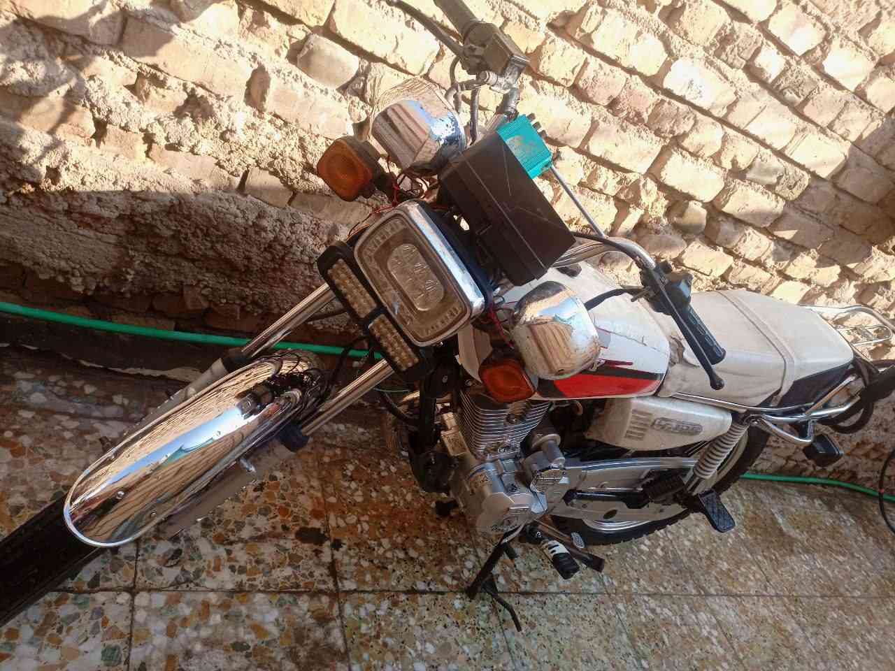 السلام عليكم 

دراجة سافاني مديل 22 اوراق سكنر دراجة نضيفة وما مفتوحة للبيع 525 وبيها مجال الشراي يتصل ع الرفم ***********

مكاني كربلاء قرب محطة السلطاني
