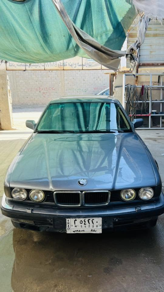 السلام عليكم من رخص الأمن المحترم
Bmw ٧/٤٠
أصل بليتة و سنوية مكفولة من الضربة 
مصبوغة للجمالية 
مكينة مكفولة 
السيارة جاهزة من كلشي 
سلايت طكتين 
ABS شغال
تخم تاير باتري كلة جديد 
منظومة ماء +منظومة تبريد جديد 
السيارة مدامة بالكامل 
بسمي ابيع شرط التحويل 
السعر المطلوب ٦٥ وبيها مجال 
للاستفتار أكثر الاتصال على ***********
