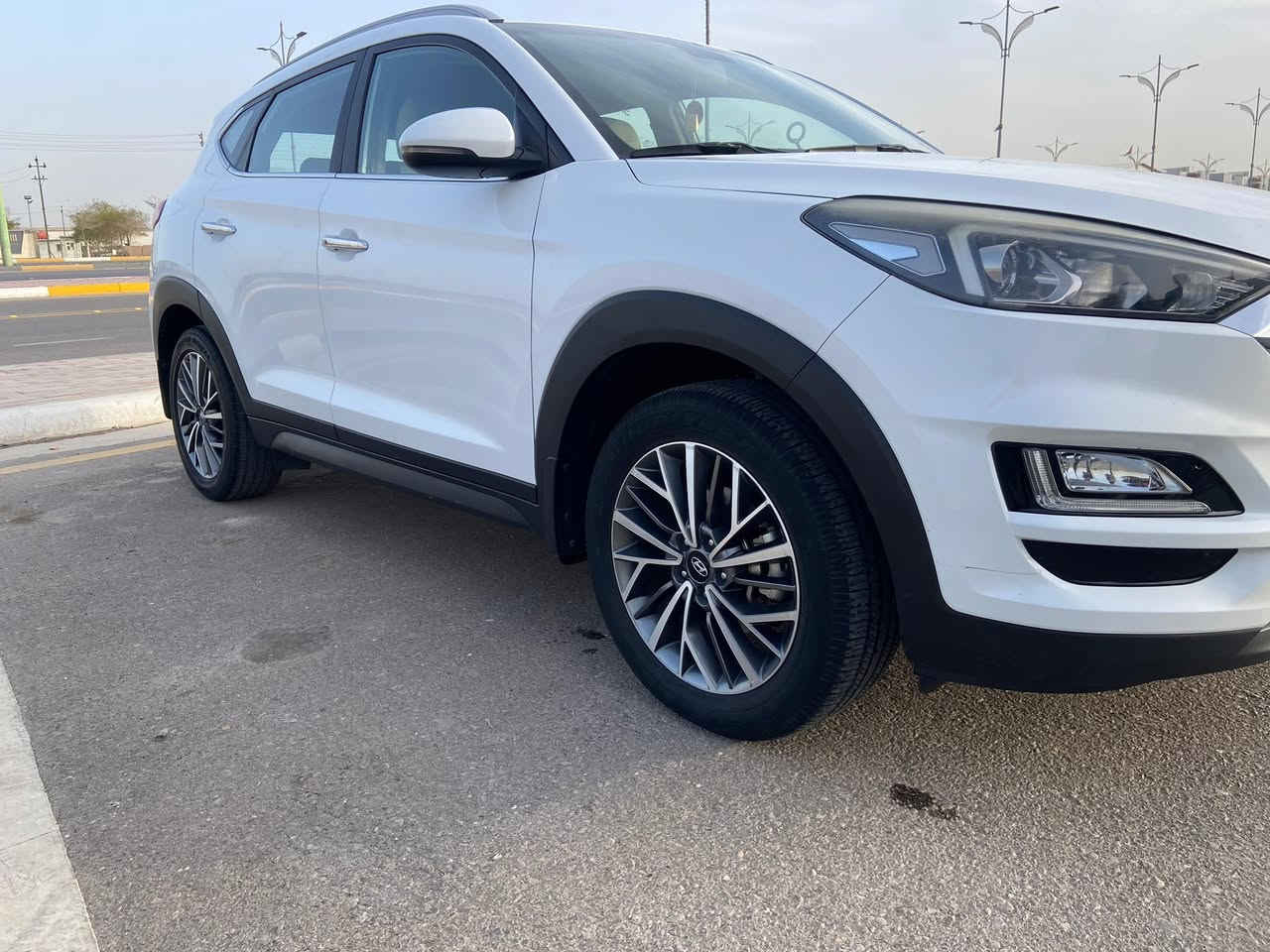 🌹تــحـيــة__طــيـبـــة 🌹

نـــوع السيــــارة : هونداي توسان
المـــــــوديــــــل :  2020
لـون الســـــــيارة : ابيض 
عدد الاسطوانات :   4 سلندر
 محرك              : 2000 دوش
ألــــــــــــــــــوارد : خليجي 
رقــــم اللوحـــــة : اربيل 
السعر 200 وبي مجال قليل
……………………………………………….
الــــضـــرر:- 
1- لا صبغ ولا تبديل
2- كارت بالبونيد اثر كشط غسيل كما موضح بالصور
3-   السياره ليبل واحد بدون صبغ ولا تبديل 🏎—————————————🏎
     …..المـــــــواصـــفــــات…..
1-فول بصمه /بصمه تشغيل/ ابواب / صندوق
2-شاشة كبيرة
3-نضام الخرائط 
4-كامرة خلفية دواره
5-تحكم أستيرن 
6-ثلاث أنظمه للقيادة 
7- دواخل بيجي
8- بوصله
9-ويل كب كروم
١٠- مثبت سرعه
١١- كشافات ضباب
١٢- لايت عالي زنون
____________\_____________
📩للاستفار💌

‏‭‏***********‏‬
سياره موجوده النجف
