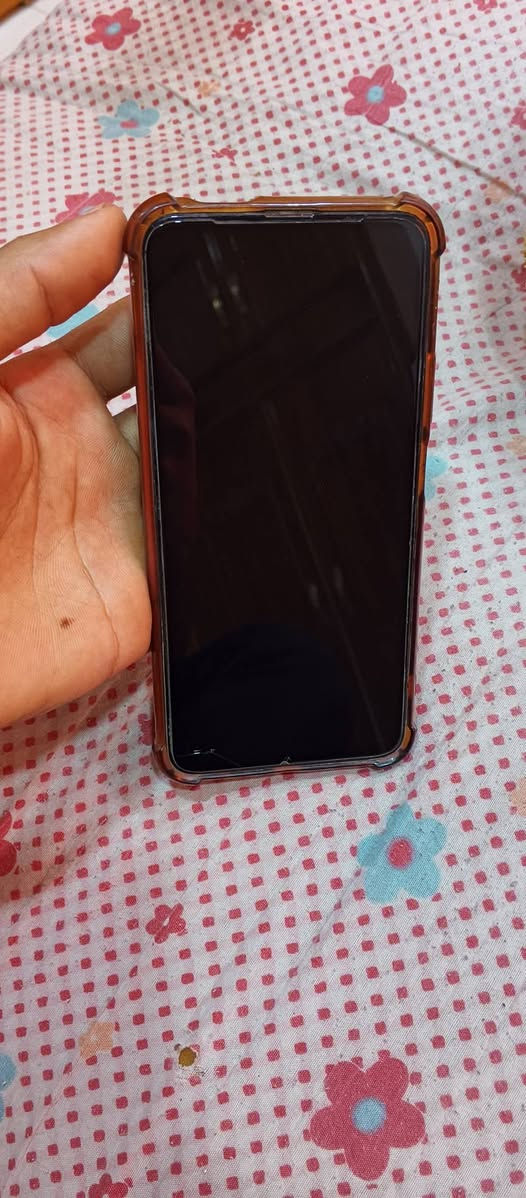 جهاز y9s ذ128 جهاز ما مفتوح بس لضهر يحتاجله تبديل بـ100 وبي مجال قليل كربلاء الحر ***********7
