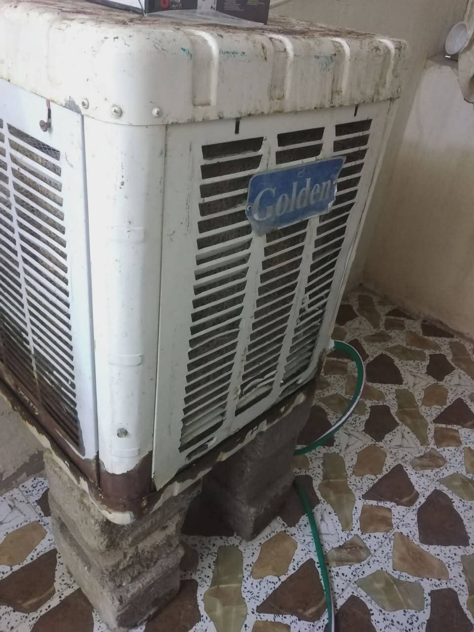 مبردات للبيع ثنينها ب 120
المبرده الحديد كامله وشغاله ماطور وغطاس وطوافه يعني بس تنصبها
والكمفيره ناقصها بس طوافه عنواني  هيت
***********
