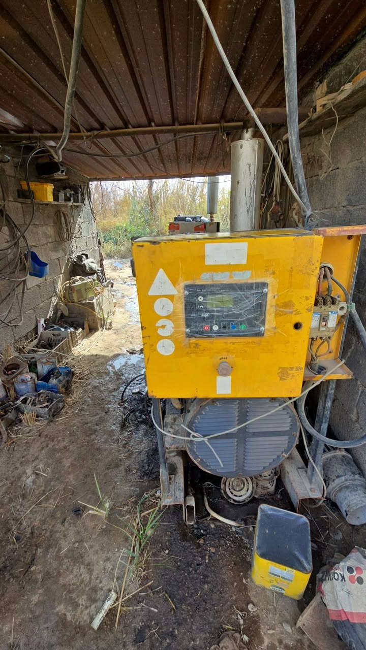 مولد ٨٠ كيفي للبيع مكان واسط ***********
